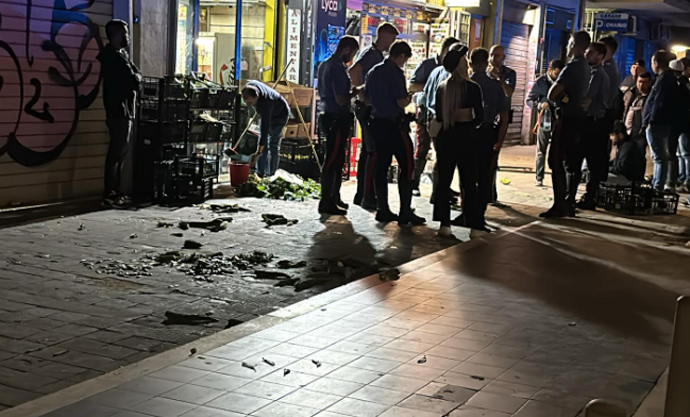 Terrore in strada a Don Bosco: maxi rissa esplode tra Latinos e bangladini (VIDEO) 2 Terrore in strada a Don Bosco: maxi rissa esplode tra Latinos e bangladini (VIDEO) 2