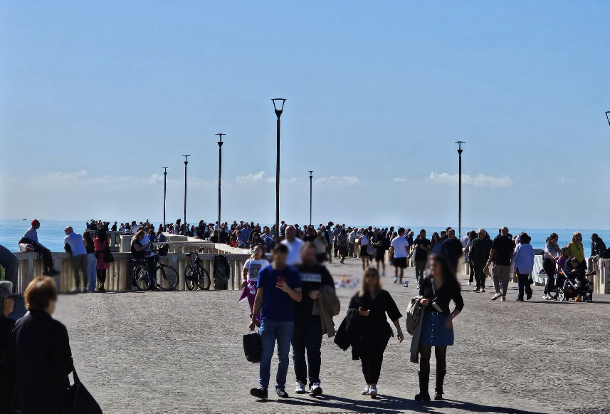 Roma, tutti al mare per una domenica in stile balneare (VIDEO) 2