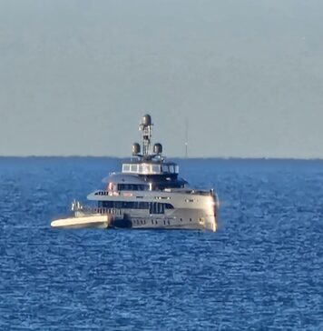 Il superyacht Toute Sweet arriva ad Ostia: lusso e “dolcezza” sulla cresta dell’onda