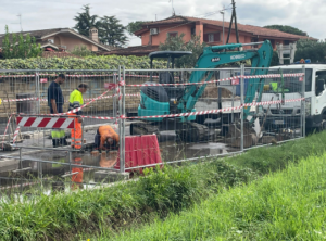 Scoppia una tubatura su via Wolf Ferrari all’Infernetto: quartiere diviso a metà 1