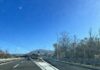 La chiusura dell'allacciamento tra l'Autostrada Roma-Teramo e l'Autostrada Milano-Napoli serve a consentire l'ispezione e la manutenzione del viadotto sull'Aniene, con due percorsi alternativi indicati per chi è diretto verso Firenze
