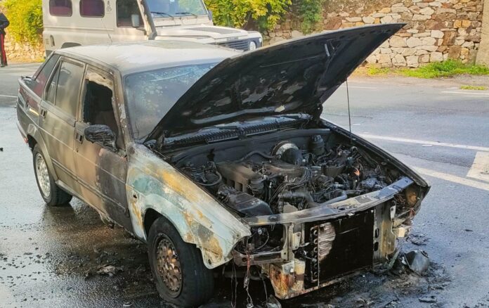 Auto a Gpl va a fuoco a Civitavecchia: era vicina alle abitazioni