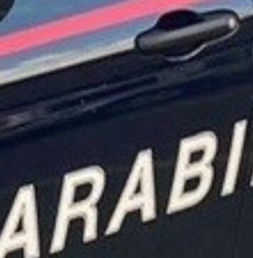 Lite in una barberia a Primavalle: cliente ferito con forbici, uomo in fuga