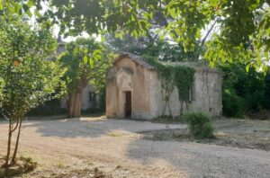 La casa di Santa Maria Goretti cade a pezzi. L’appello del parroco: “Servono interventi per salvarla" (VIDEO)