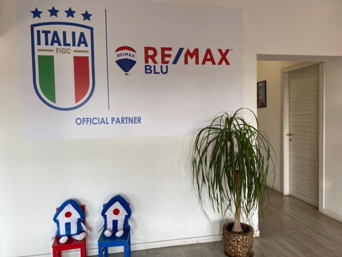 Remax Blu - Axa