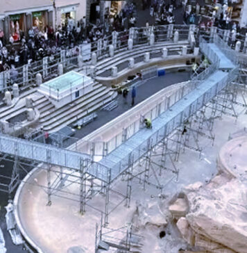 Lavori in corso alla fontana di Trevi