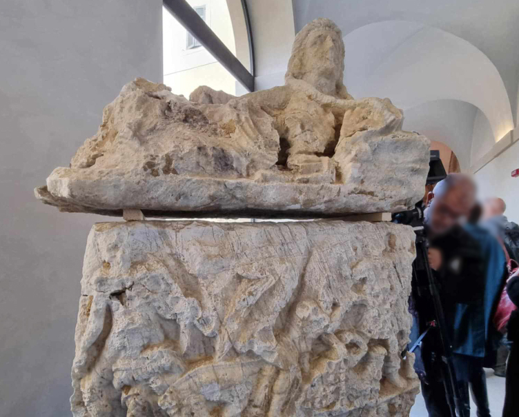 Sensazionale ritrovamento archeologico: preziosi reperti etruschi recuperati dai Carabinieri della Tutela Patrimonio 1