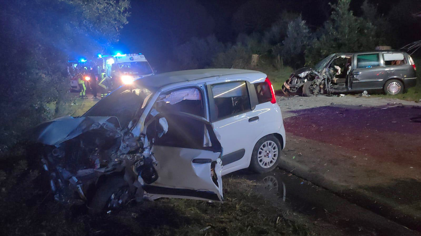 Ostia, grave incidente tra due auto: entrambi i conducente soccorsi in codice rosso 1