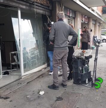 Ostia, attentato contro una gioielleria: esplode bomba carta