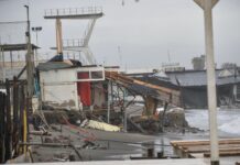 Furiosa mareggiata a Ostia: cabine crollate e timori per la stabilità della Rotonda (VIDEO)