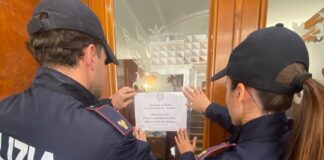 Polizia sigilli albergo Roma