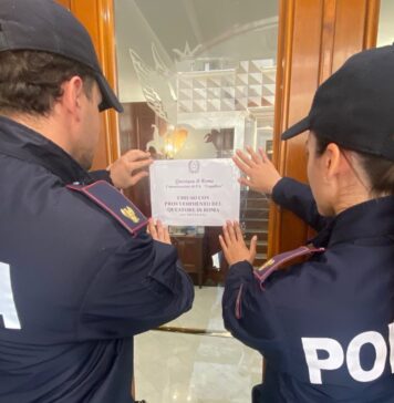 Polizia sigilli albergo Roma