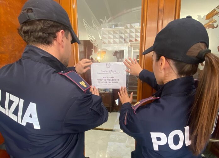 Polizia sigilli albergo Roma