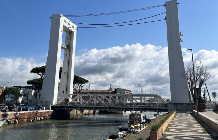 Ponte 2 Giugno a Fiumicino chiuso al traffico per lavori: data e orari - Canaledieci.it