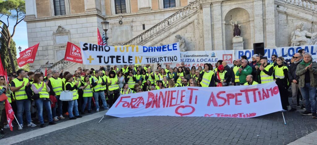 Vigili urbani in sciopero a Roma nonostante il divieto: “Siamo tutti Daniele” 1