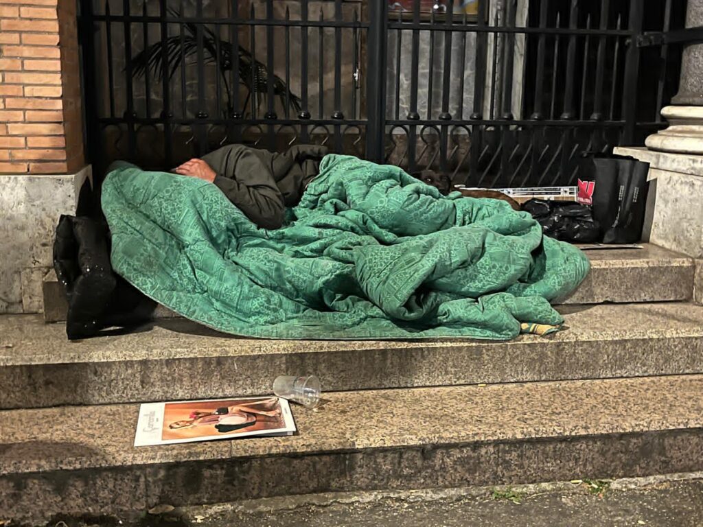 San Camillo, apre la tensostruttura per i senza dimora: 70 posti h24 all'ospedale di Roma 1