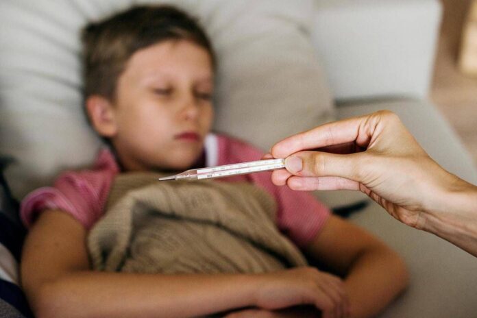 Bimbi e malattie respiratorie invernali, come si curano e quando allarmarsi