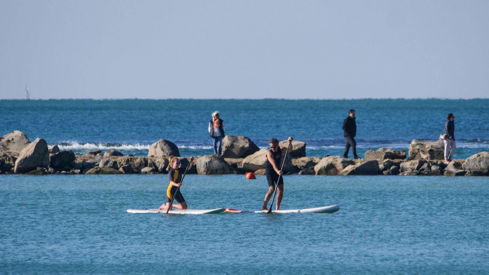 Ostia: a passeggio sulla spiaggia, sotto il sole di dicembre 1