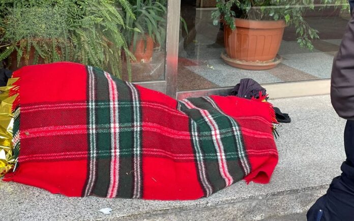 Altra vittima del freddo a Roma: morto un clochard a Ostia