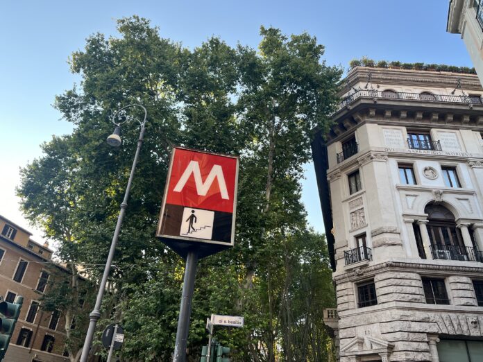 Bus e metro a Roma nelle feste di Natale: servizio potenziato e linee gratis