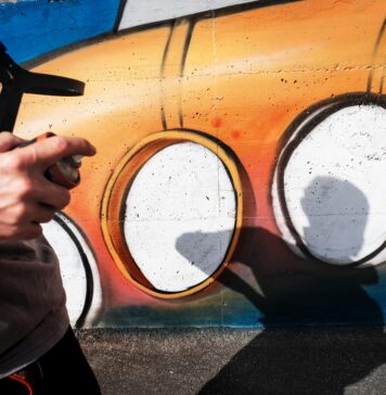 Ostia celebra la diversità con "AniMare": un murale che abbraccia l'inclusione