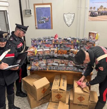 Botti di Capodanno, padre e figlio denunciati a Civitavecchia: sorpresi con 120 kg di materiali