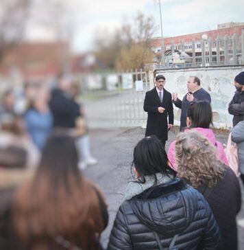 Ostia, stamattina il sit-in davanti alla scuola dove mancano i riscaldamenti