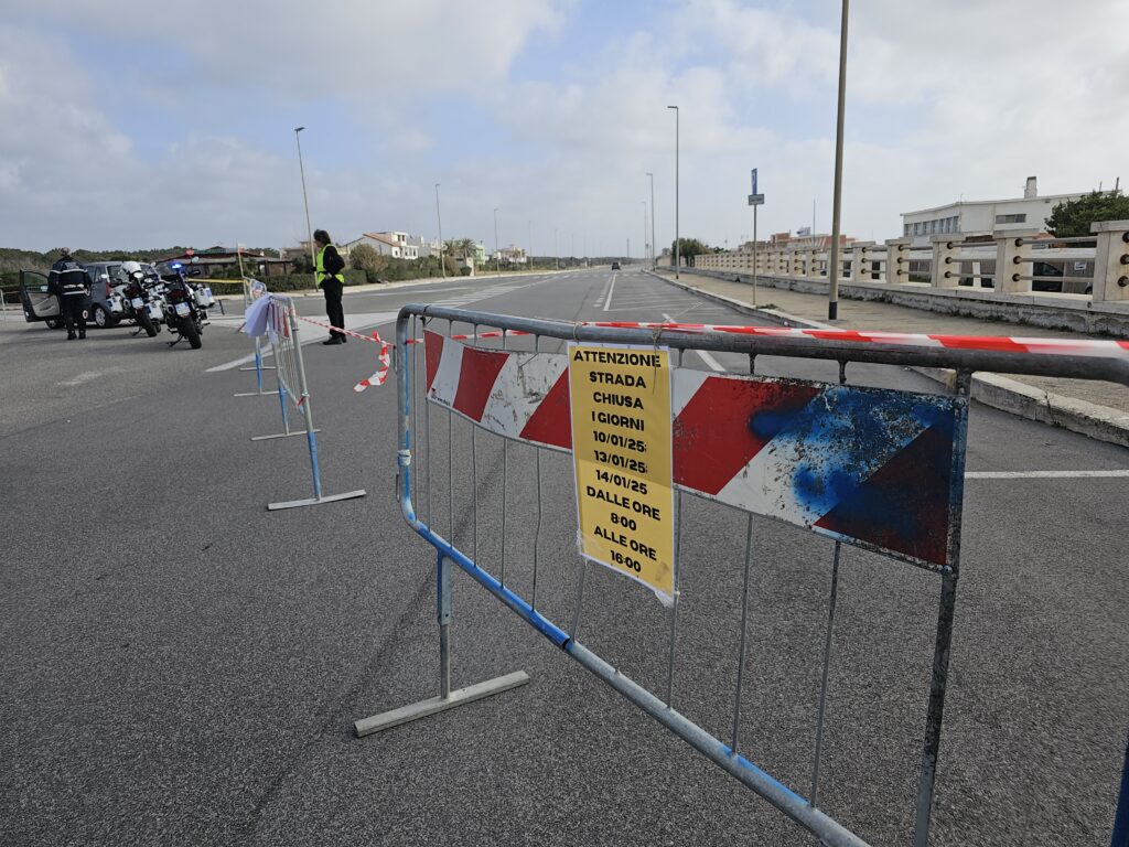 Il set di Luca Argentero danneggia la ristorazione di Ostia: lungomare chiuso senza preavviso 2