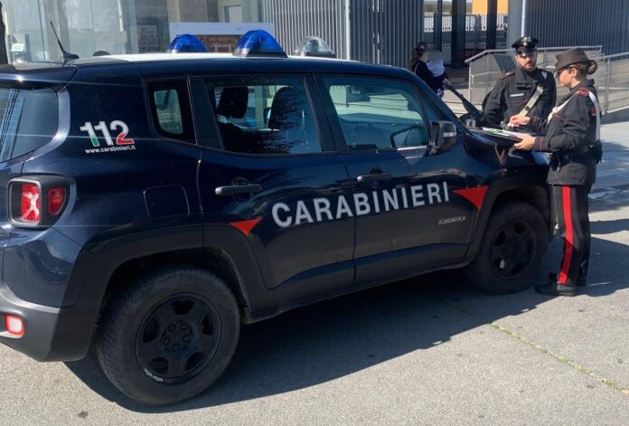 Violato il divieto di avvicinamento a due donne diverse: arrestato sul litorale romano