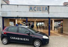 Acilia, fugge all'alt dei carabinieri e provoca incidenti: trentenne arrestata