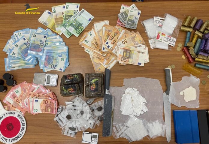 Spaccio di droga ad Ardea: arrestati due pusher