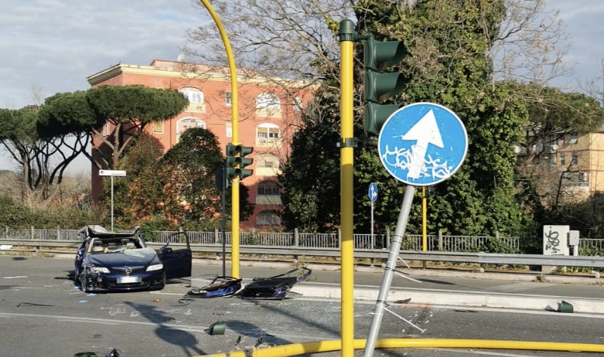 Incidente stradale nella notte a Rebibbia, muore un 34enne 1
