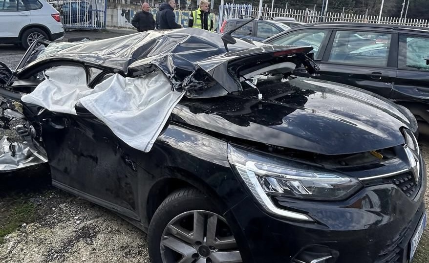 Ucciso sull'A1 da un'Aston Martin, si cercano testimoni per la morte di Antonio De Simone (VIDEO) 1 Ucciso sull'A1 da un'Aston Martin, si cercano testimoni per la morte di Antonio De Simone (VIDEO) 1