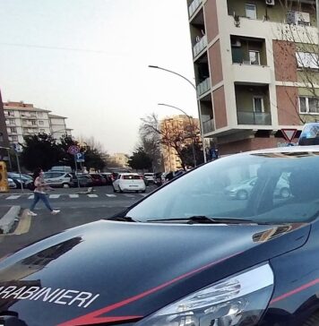 Una gazzella dei carabinieri della compagnia Casilimo