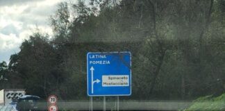 Disagi su via Pontina per la perdita di olio sulla strada: traffico in tilt