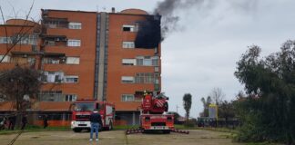 Ostia, incendio in una palazzina delle case popolari