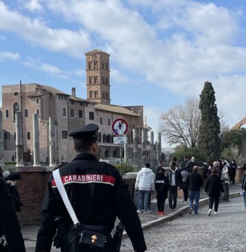 turisti nel mirino dei borseggiatori