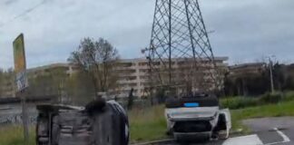 Incidente su via Ostiense: auto cappottate e code