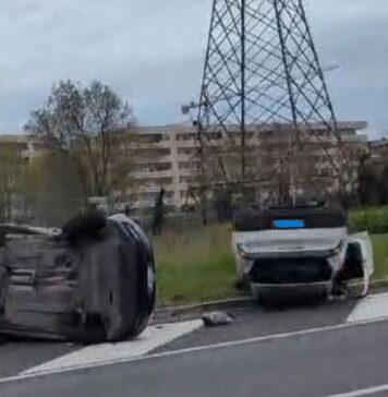 Incidente su via Ostiense: auto cappottate e code