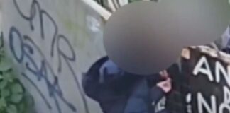 Operazione antidroga all’ex borghetto di via dell’Acqua Bullicante: nella piazza di spaccio viavai di persone (VIDEO)