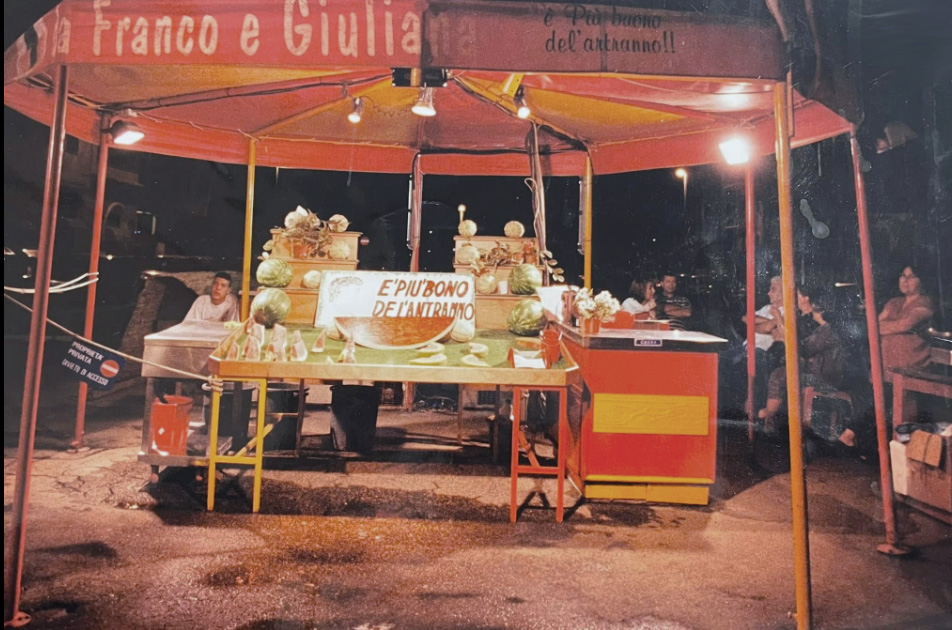 Un anno senza Franco Ascani: il ricordo social del "Giardino del Cocomero" il banco frutta h24 amato dai VIP 1 Un anno senza Franco Ascani: il ricordo social del "Giardino del Cocomero" il banco frutta h24 amato dai VIP 1