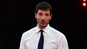 Pacco nero di Affari Tuoi, cos'è e quanto vale: tante novità in arrivo con Stefano De Martino 1