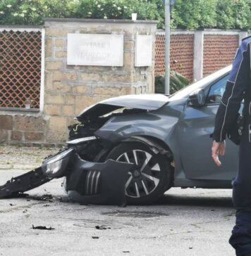 Feste in spiaggia e caos del 25 aprile, Opposizione Fiumicino: “Incidenti e zero sobrietà, servono regole"
