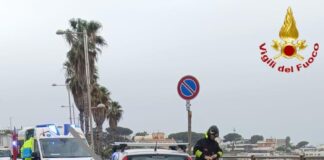 Incidente in via Aurelia, nell'impatto tra un'auto e uno scooter ferito un ragazzo