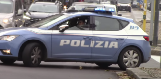 Furti di borse nei parcheggi dei supermercati: arrestata a Fiumicino banda delle monete