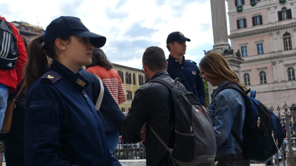 Papa Francesco a Santa Maria Maggiore, in un giorno il bacio di 70mila persone 2 Papa Francesco a Santa Maria Maggiore, in un giorno il bacio di 70mila persone 2