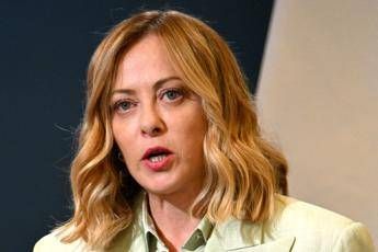 Meloni: “Esistono confini da non superare, contro clima violento politica si deve unire”