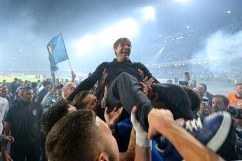 Napoli, festa scudetto: lunedì sfilata con bus scoperto per salutare i tifosi