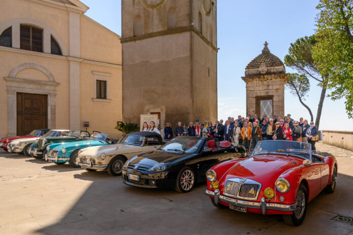 auto depoca Grande parata di auto d'epoca da Roma al litorale di Ostia: il percorso