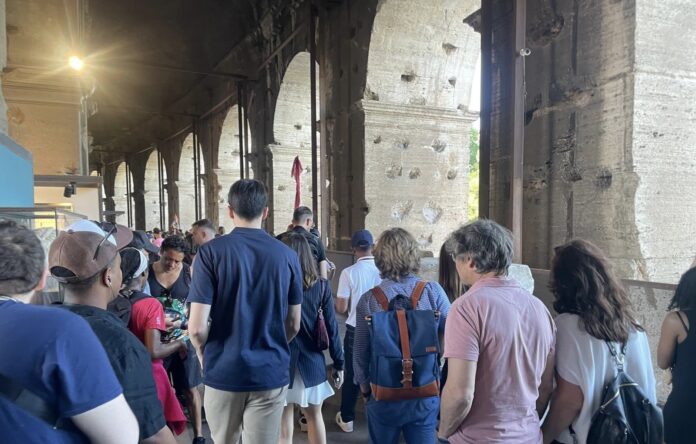 colosseo-turisti